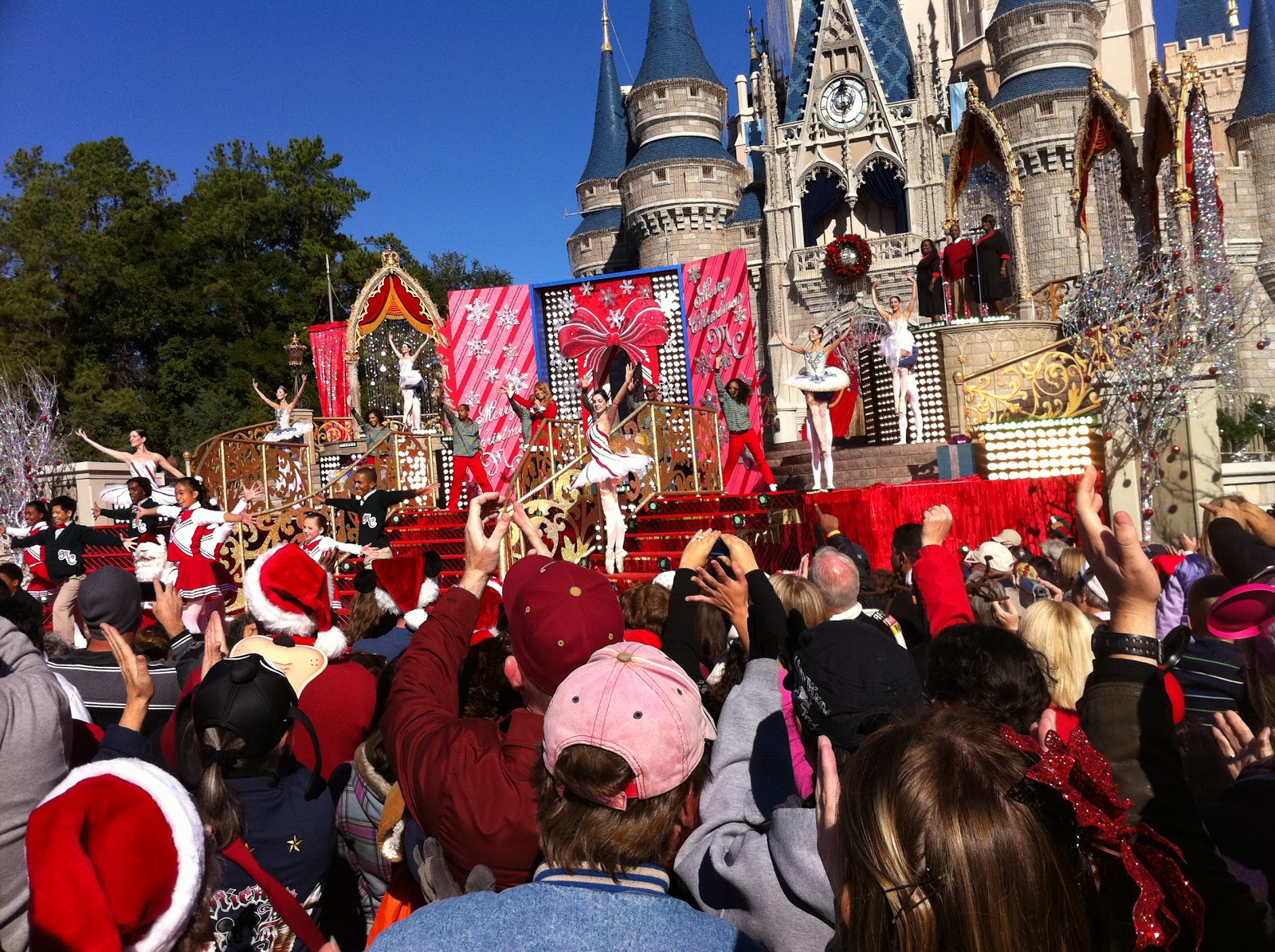 Abc Christmas Parade Taping 2022 Mariah Carey Christmas Special Dec 13