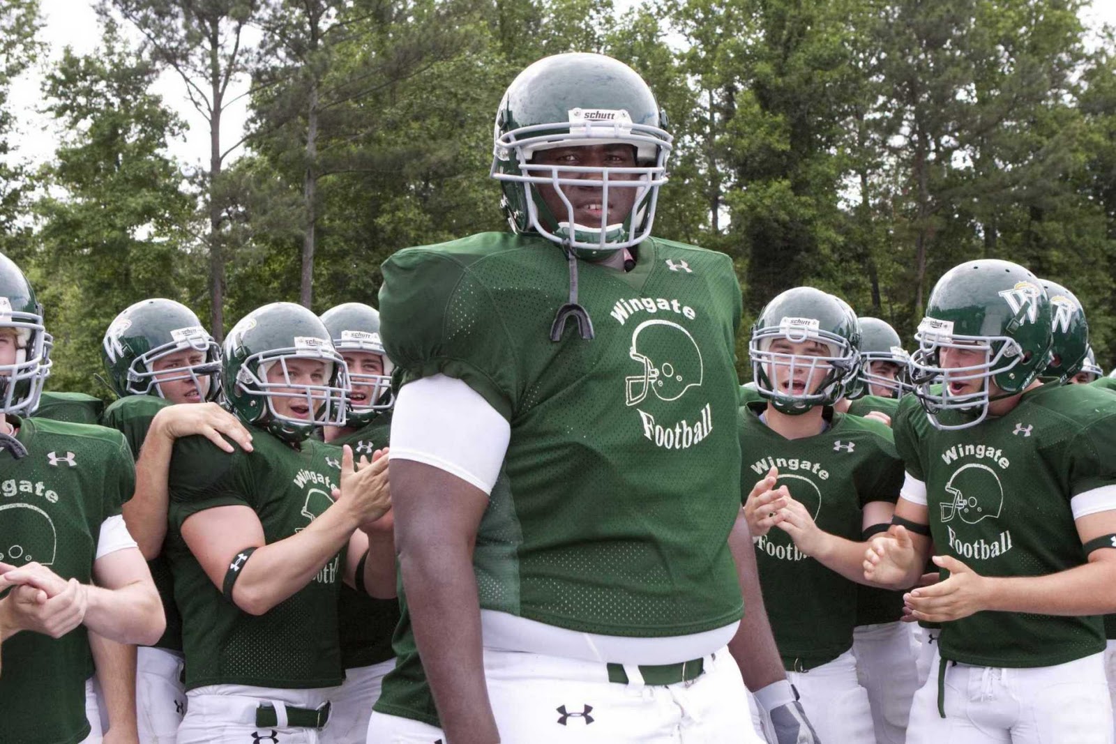http://4.bp.blogspot.com/-APAcelLJgo8/ToPMQsOkwpI/AAAAAAAABJo/rYKbAPiR9oQ/s1600/2009_the_blind_side_002.jpg