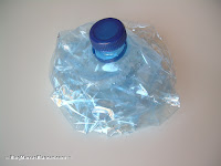 Así de fácil es reciclar el agua mineral Dia porque utiliza una botella con menos plástico.