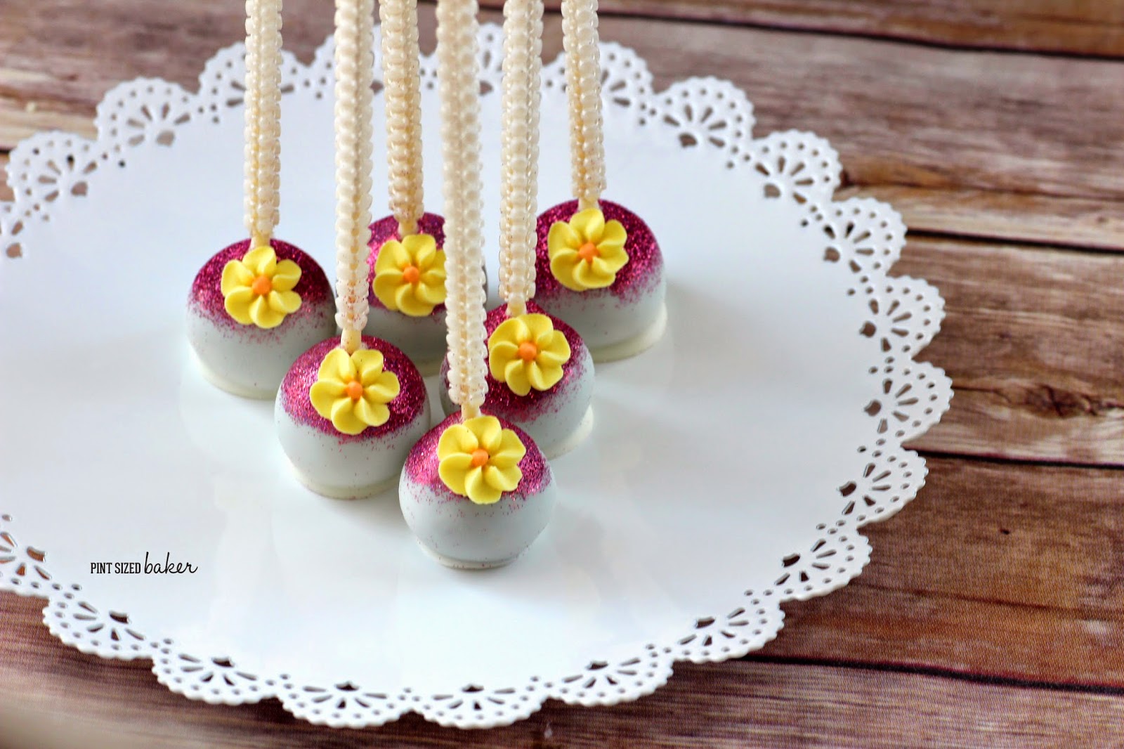 50 Cake Pop Collection for National Cake Pop Day 2015 18 1+ps+Glitter+and+flower+cake+posp+(15)