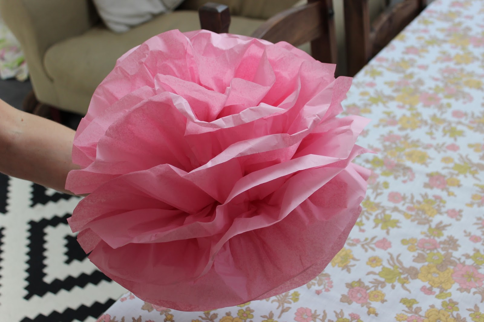  the blooming times how to make paper pom poms