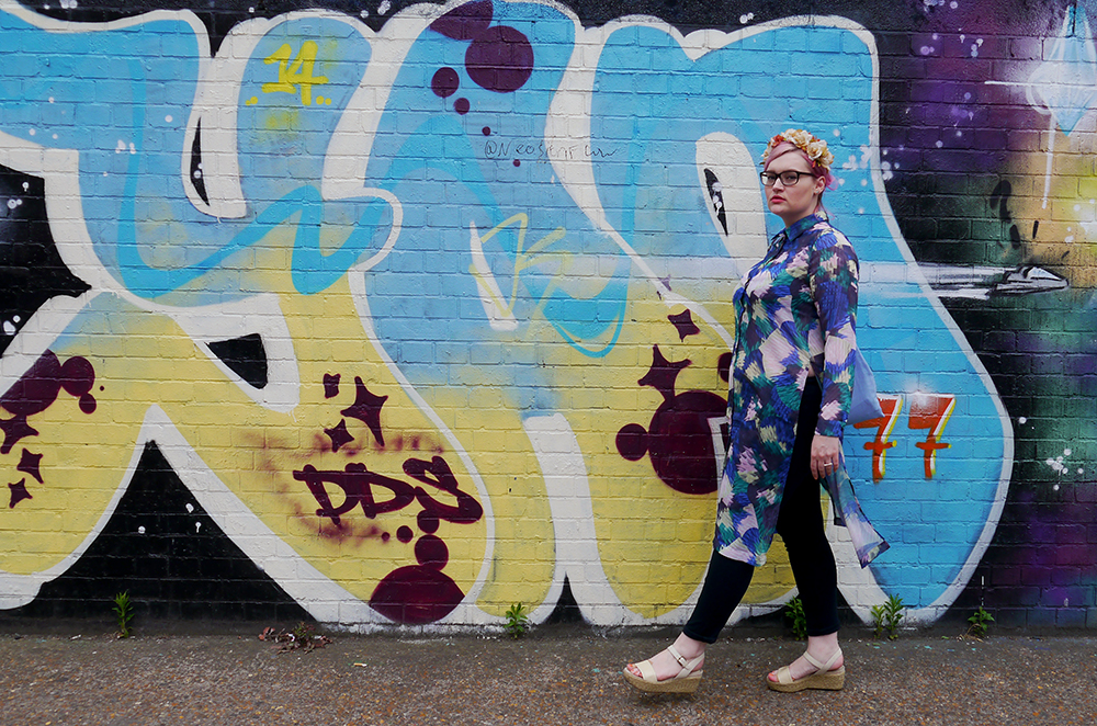 Box Park street style in London graffiti art, fashion, scotstreetstyle, London, Spitalfields Market, 2015, graphic print, fashion blogger, Brick Lane, Box Park, street style, photography, blog
