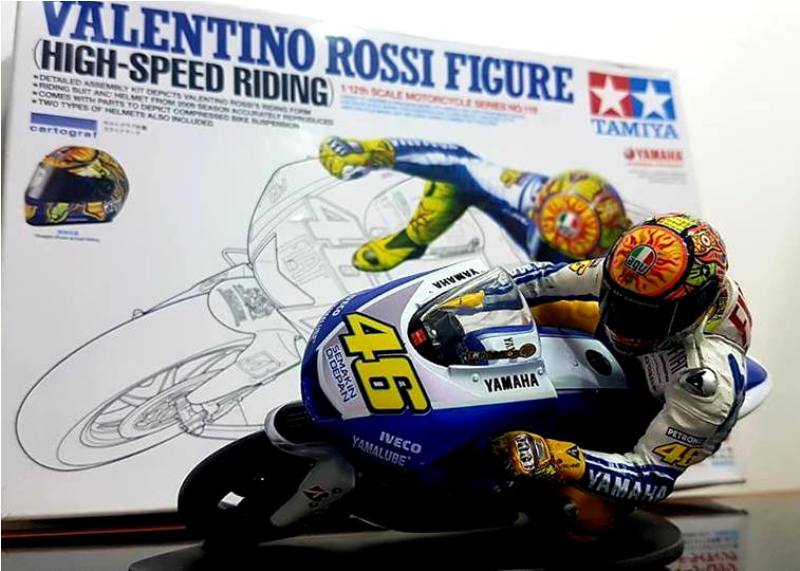 Figura Valentino Rossi - Tamiya - escala 1/12