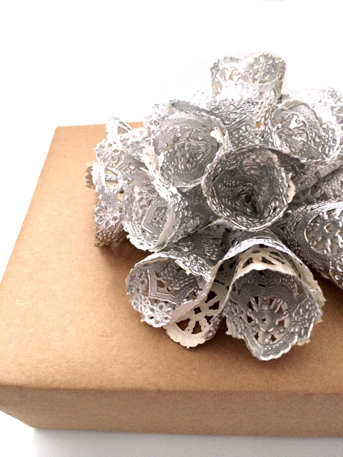 DIY easy holiday gift bows