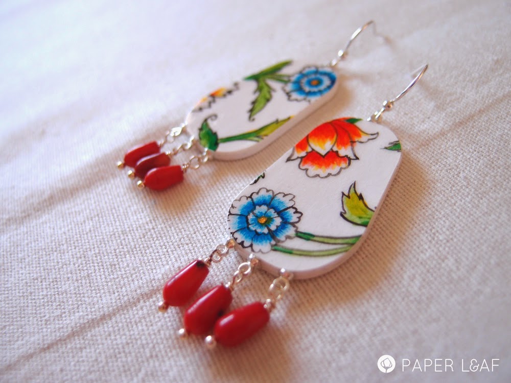 Paper Leaf | Porcelain Poppy | handpainted paper earrings with red coral | acrilyc paint on cardstock | #fauxbrokenchina #paperjewellery #handpainted #PorcelainCollection