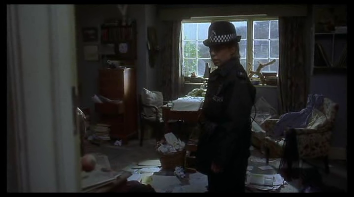 Iris 2001 film mess police officer
