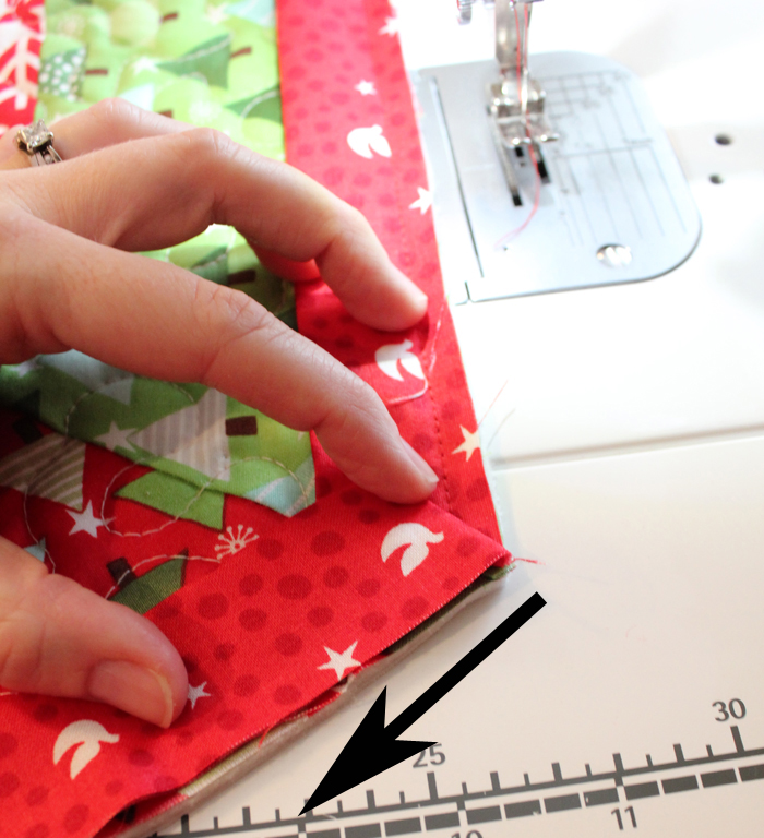 A Bright Corner Binding Tutorial for Quilted Christmas Tree Skirt Pattern