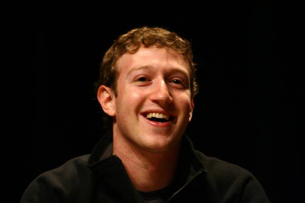 http://4.bp.blogspot.com/-ATSytG6hddE/Ti7Wz_BTenI/AAAAAAAAAF0/XbaiytS5ic4/s1600/Mark-Zuckerberg.jpg