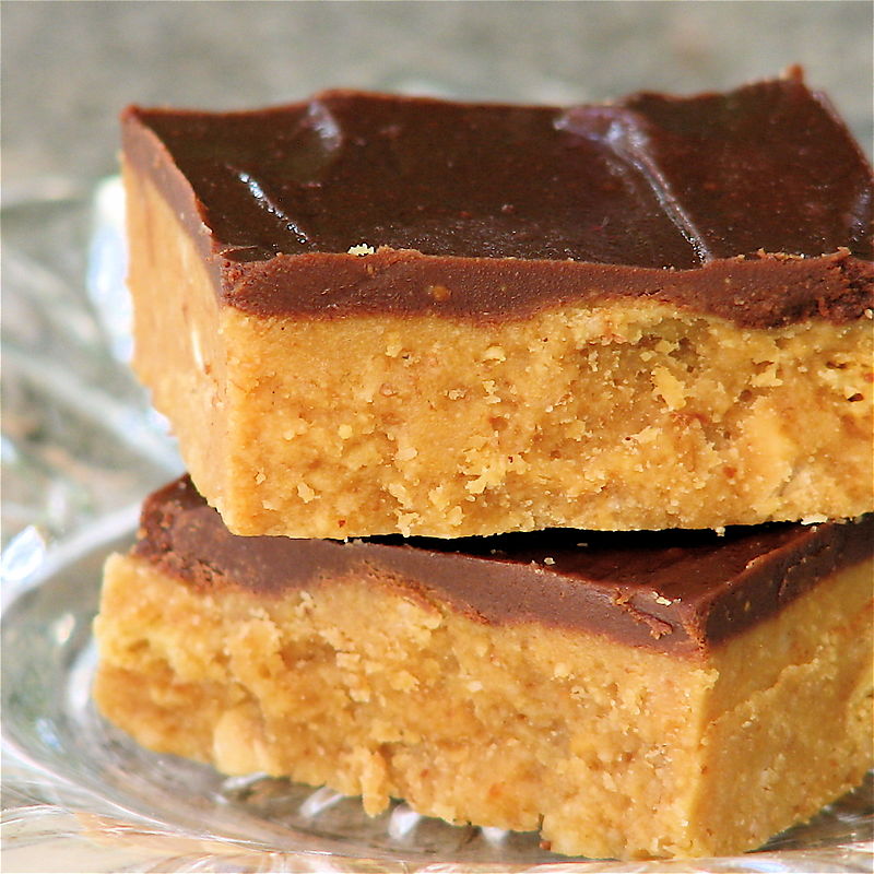 Keeping Tables Connected REESES PEANUT BUTTER BARS