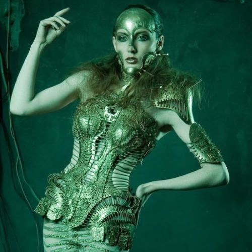 Katarzyna Konieczka roupas fantasias trajes design fashion fetiche sombrio gótico Katarzyna Konieczka roupas fantasias trajes design fashion fetiche sombrio gótico