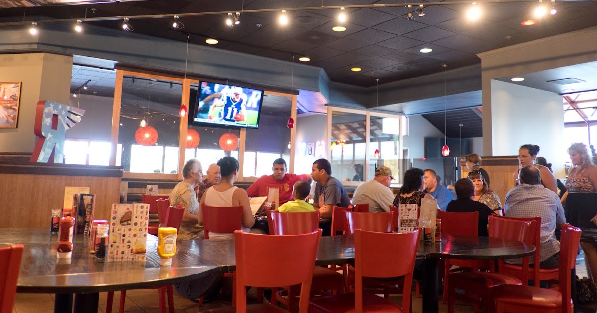 Domestic Fashionista Birthday Traditions at Red Robin