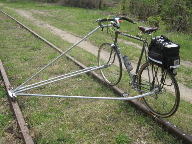 Rail Bike: bicicleta anda sobre trilhos