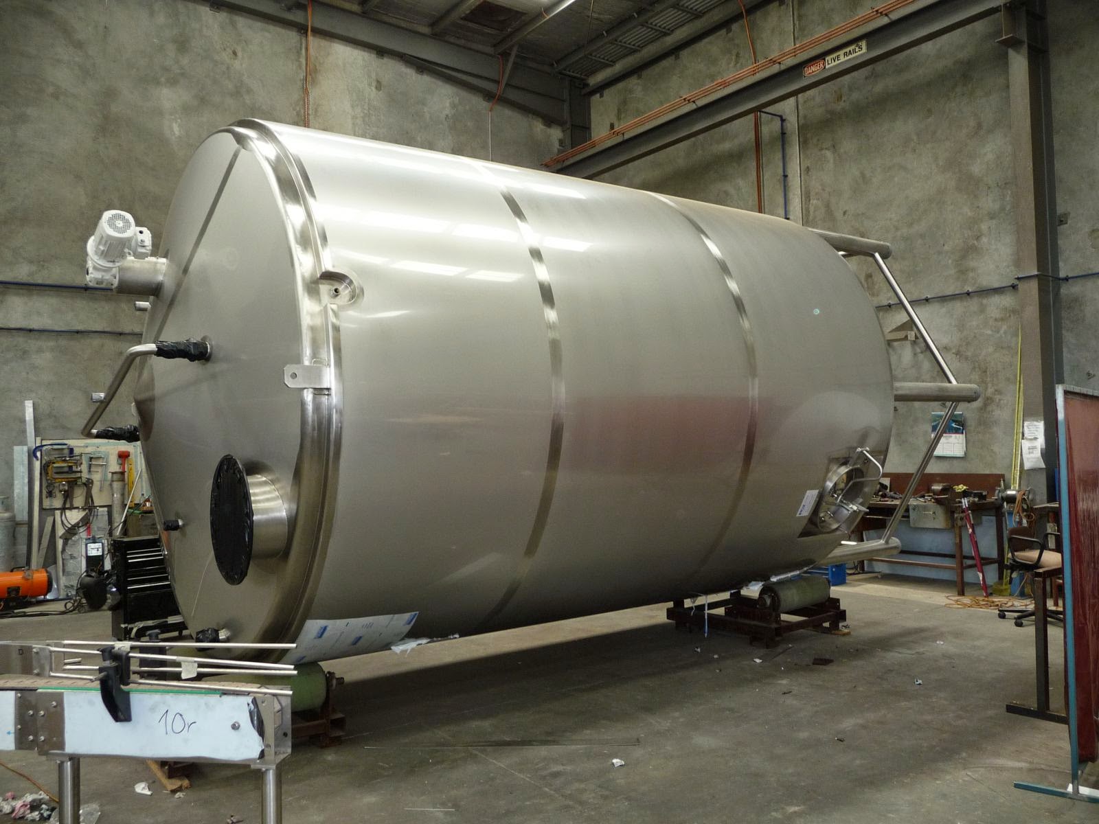 Stainless Steel Silos And Storage Tanks, Tanks & Mixers, Food Processing, Cooking & Product Cooling Equipment Stainless Steel Silos And Storage Tanks, Tanks & Mixers, Food Processing, Cooking & Product Cooling Equipment