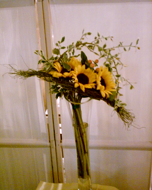 Ville Saint Laurent Montreal Sunday open and delivery florist QC Canada