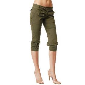 calça no meio da canela