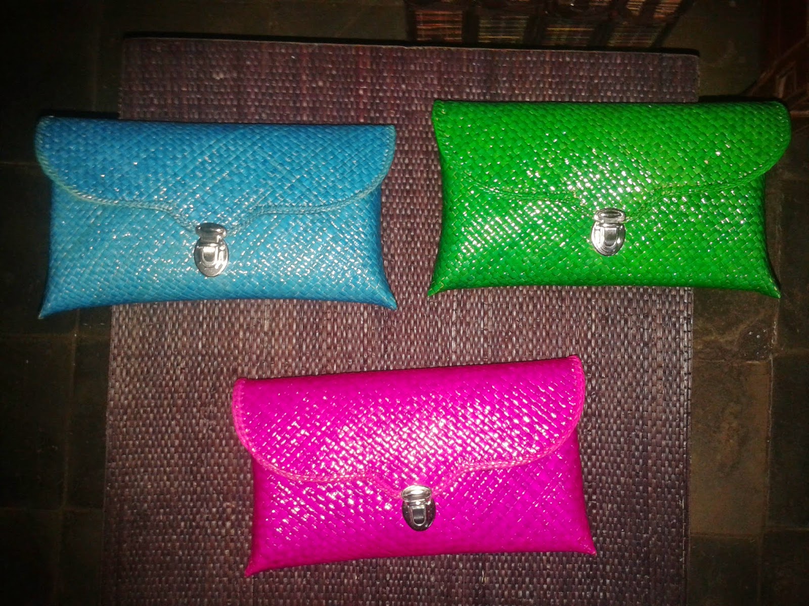 Dompet clutch pandan kerajinan rajapolah Dompet clutch pandan kerajinan rajapolah