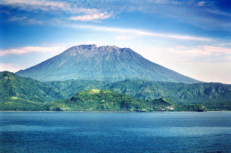 8 Gunung Berapi Aktif Terdahsyat Di Indonesia