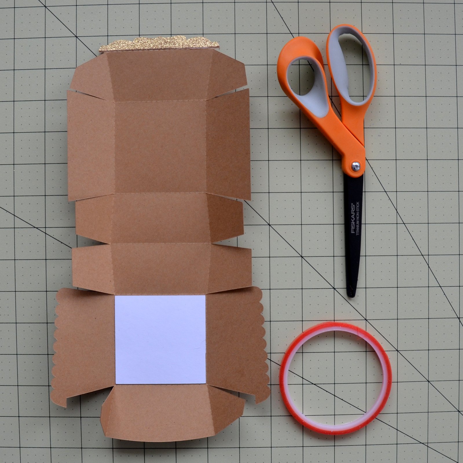 Samantha Walker's Imaginary World Heart Lace Clam Shell Box Tutorial