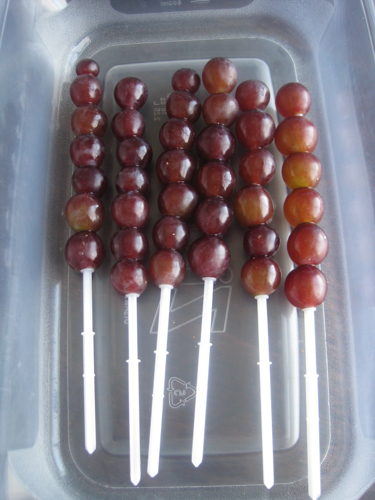 plastic skewers for fruit arrangements