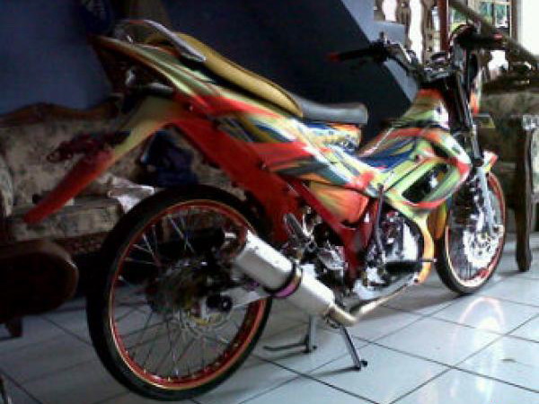 Modifikasi Satria FU 150 Airbrush Motif Grafis title=