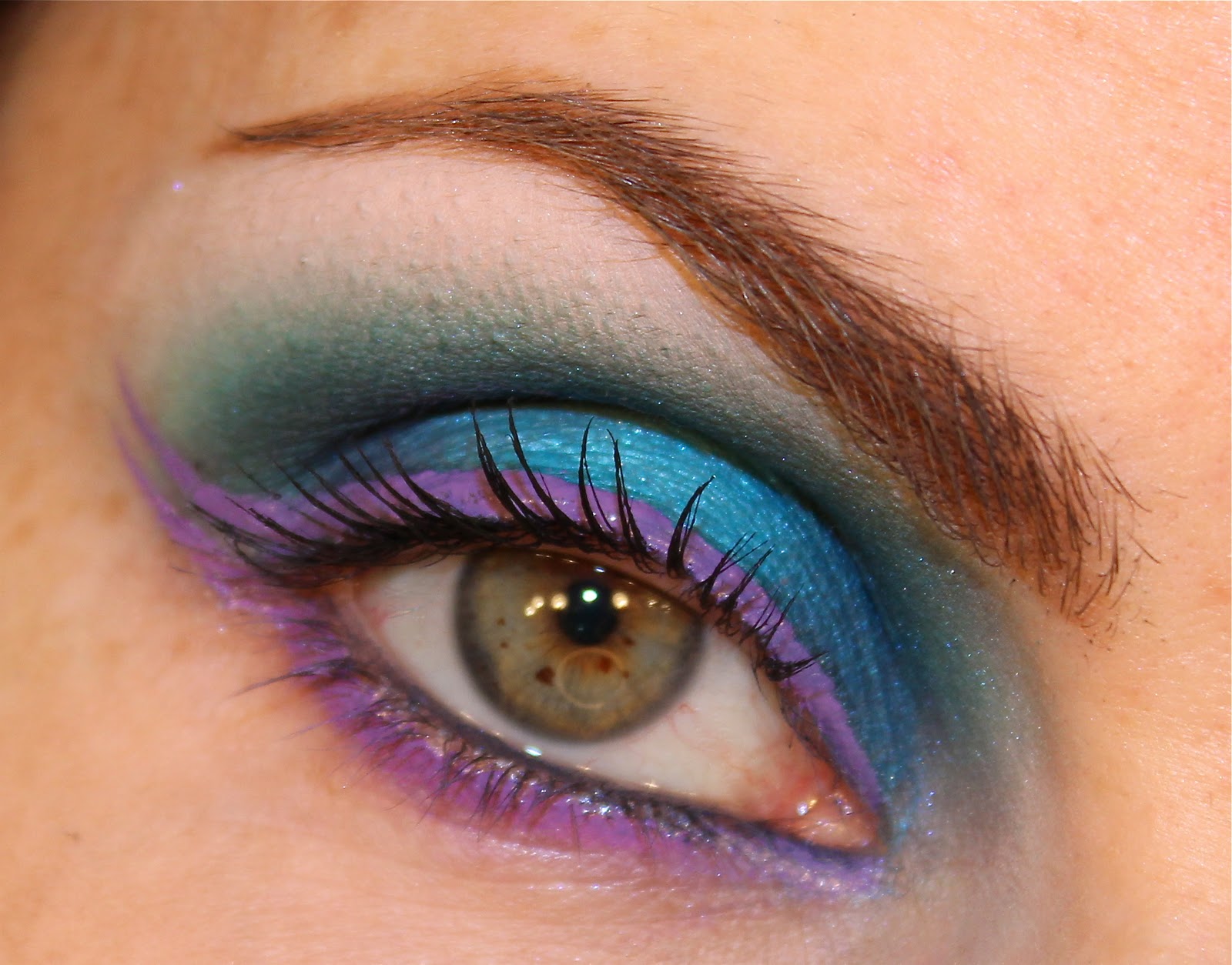 Lovely and Colorful Eye MakeUp Close up Photos Funky Pics World
