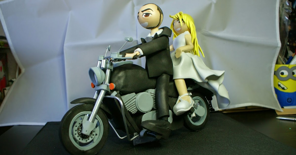 fofuchas novios en moto