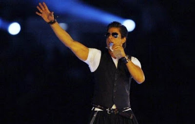 Shah Rukh Khan, Bollywood Gossips, Shah Rukh Khan in IIFA 2011, Shah Rukh Khan in Toronto, Shah Rukh Khan Performing