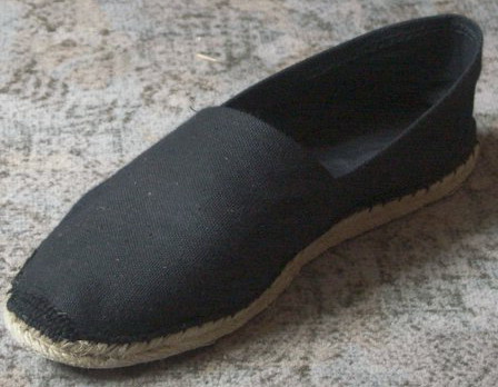 Sabana de Guacuco y Atamo Maras y utensilios hechos de tapara ( con forma de media esfera)