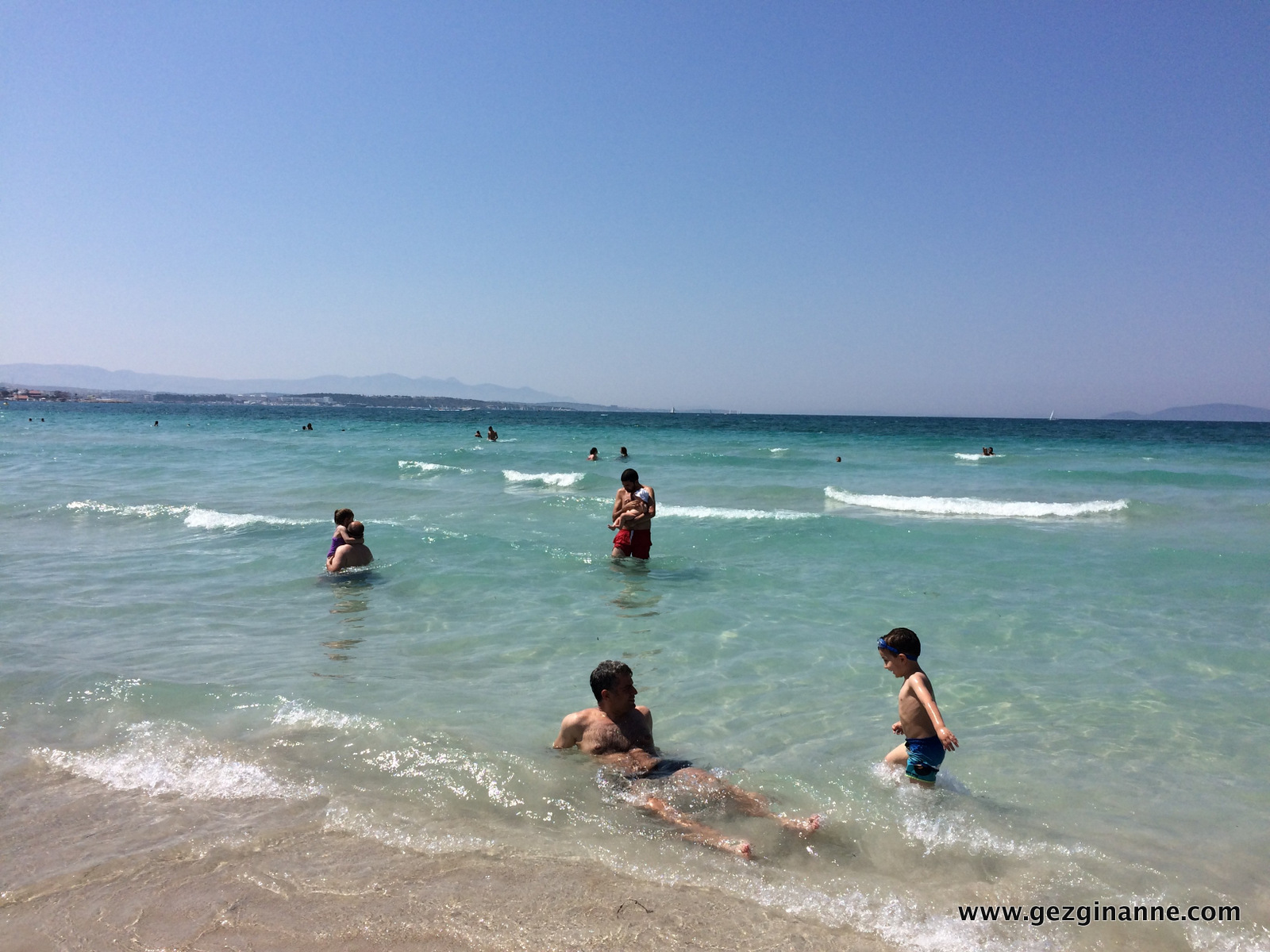 Gezgin Anne Çeşme�de Tatil (Dikkat! Çok Çocuk İçerir&hellip;)