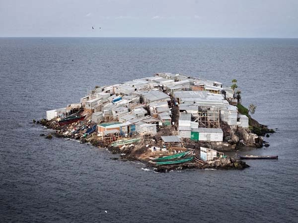 What Appears To Be A Pile Of Trash Floating In The Ocean Is Much, Much More Than That. Wow. What Appears To Be A Pile Of Trash Floating In The Ocean Is Much, Much More Than That. Wow.