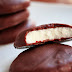Bolacha de chocolate com recheio de hortelã