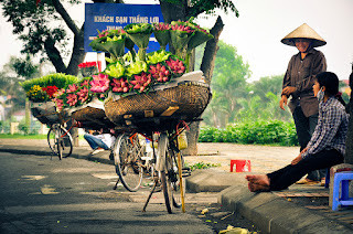 Street Vendors- a special and indespensable feature of Vietnam culture Street Vendors- a special and indespensable feature of Vietnam culture