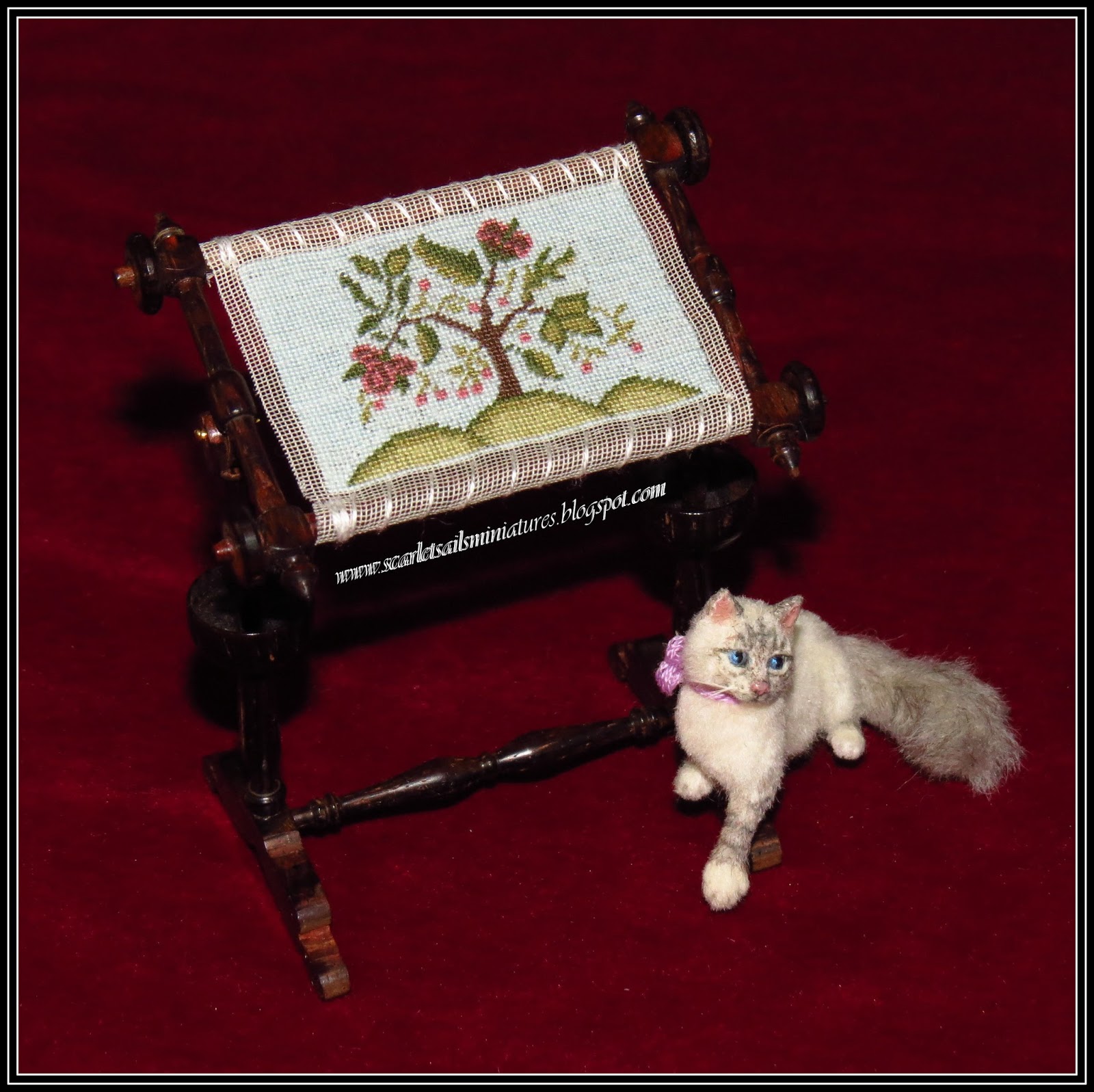 Natalia's Fine Needlework Dollhouse Miniature Needlework Frame 1/12th