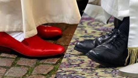 Meditaciones y oraciones para católicos. - Página 4 Zapatos+de+Benedicto+XVI+y+de+Francisco