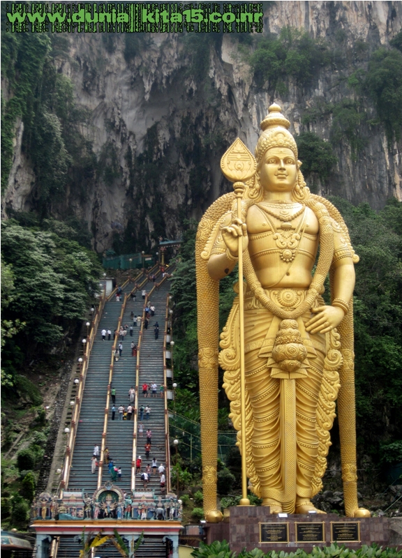 Dunia Kita Go to Batu Caves... The Biggest Murugan Statue In the World