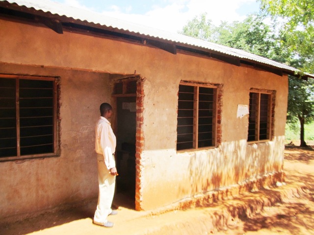Mwalimu-Mkuu-wa-Shule-ya-Msingi-Lwengera