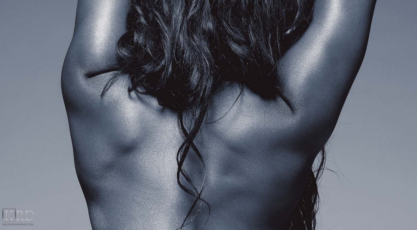 Kelly Rowland Topless par Derek Blanks.