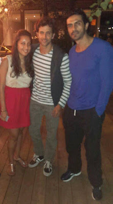 Hrithik Roshan & Arjun Rampal spotted in New York with fans