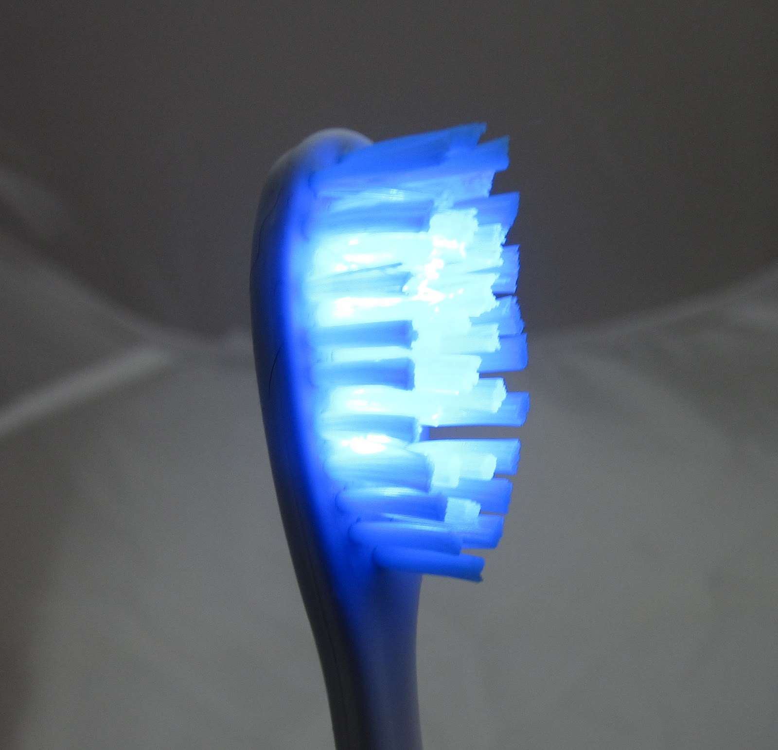 Blue Illume Toothbrush Review and Giveaway (NOW CLOSED) Beauty Geek