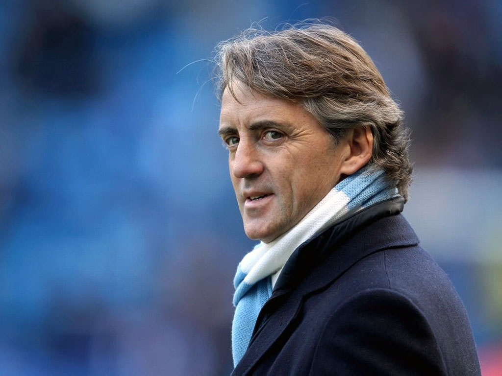 http://4.bp.blogspot.com/-Ahq63oNjAs8/TcqTHZTcnBI/AAAAAAAAAXU/wsdNDuloBbM/s1600/roberto_mancini_2011_04.jpg