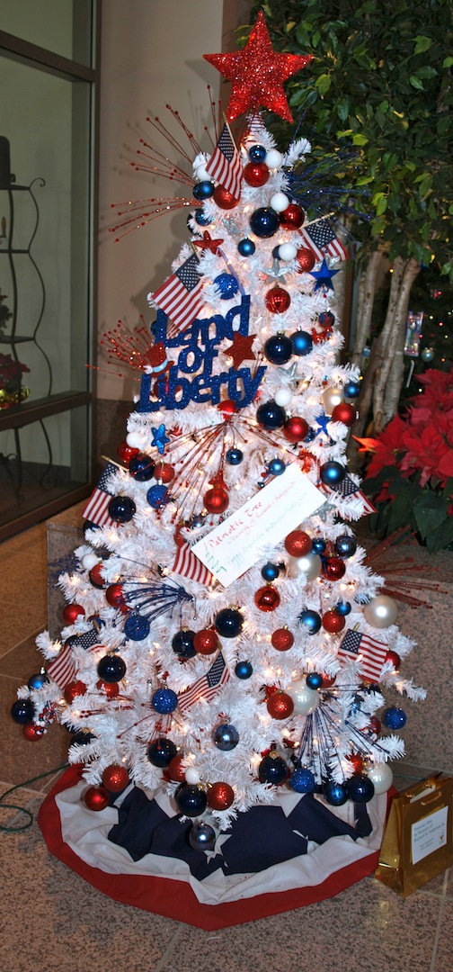 like using a black tree for both halloween and christmas you could use a white tree for both christmas and the 4th of july more bang for your buck im - Red White And Blue Christmas Tree like using a black tree for both halloween and christmas you could use a white tree for both christmas and the 4th of july more bang for your buck im - Red White And Blue Christmas Tree