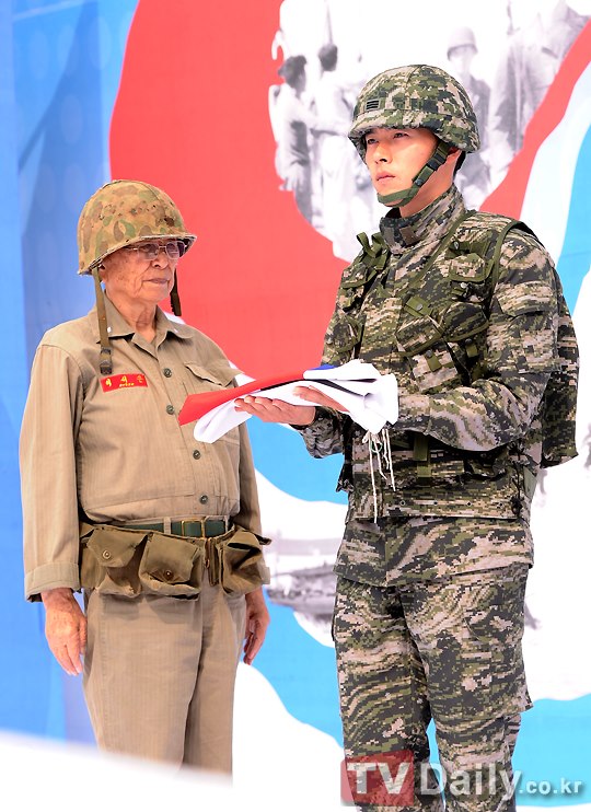 korean actor hyun bin hyun bin with his military uniform biodata one