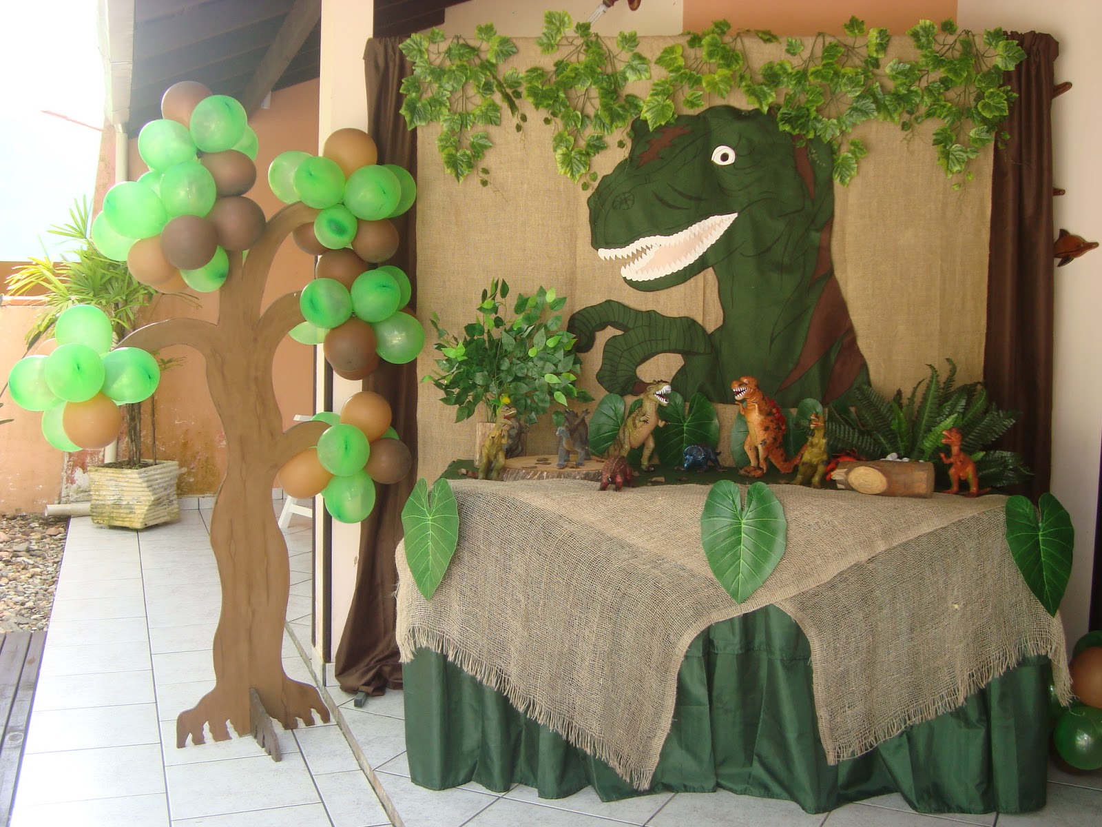 Featured image of post Decoração De Dinossauro Simples