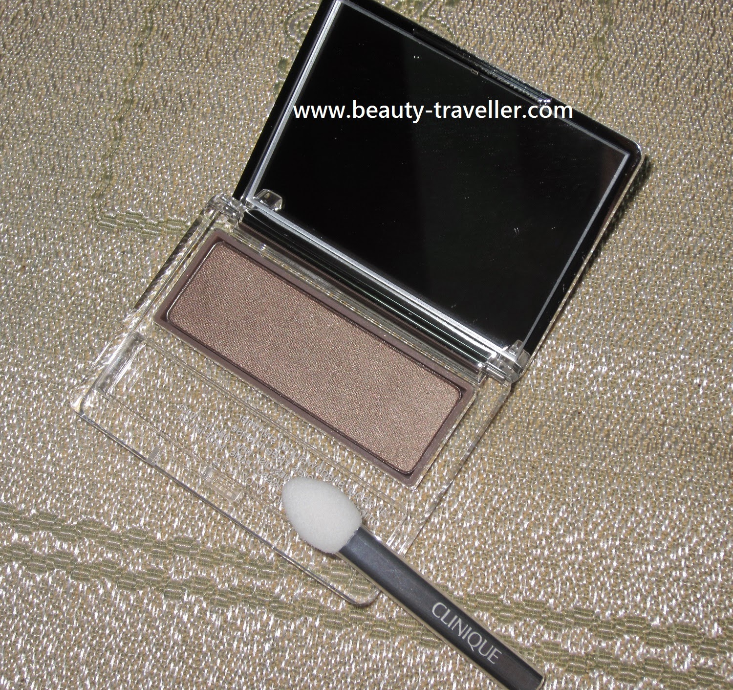 Review Clinique All About Shadow Super Shimmer Olive in my Martini Beauty Traveller