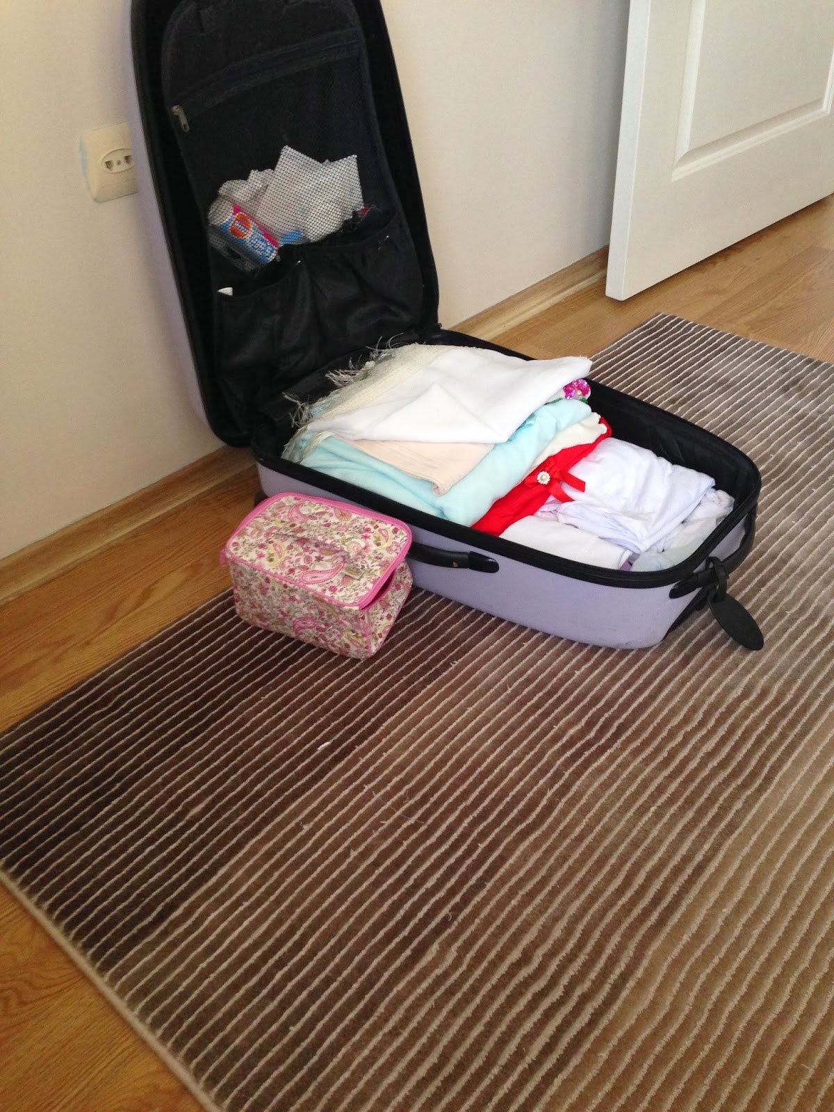 Everybody Loves Colors! BEBEK VE ANNE DOĞUM ÇANTAMIZDA