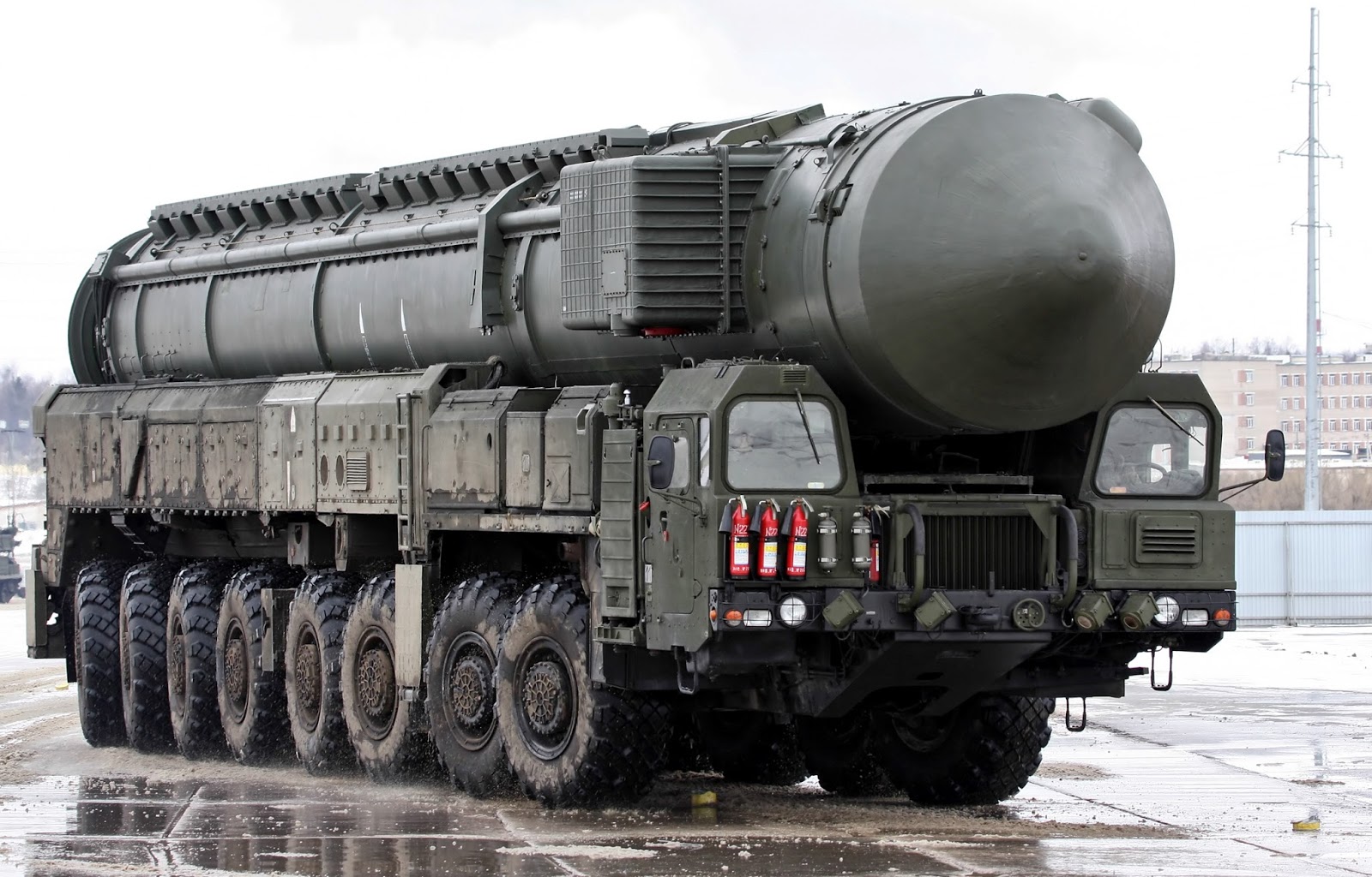 RS-12M Topol missile (ICBM) RS-12M Topol missile (ICBM)