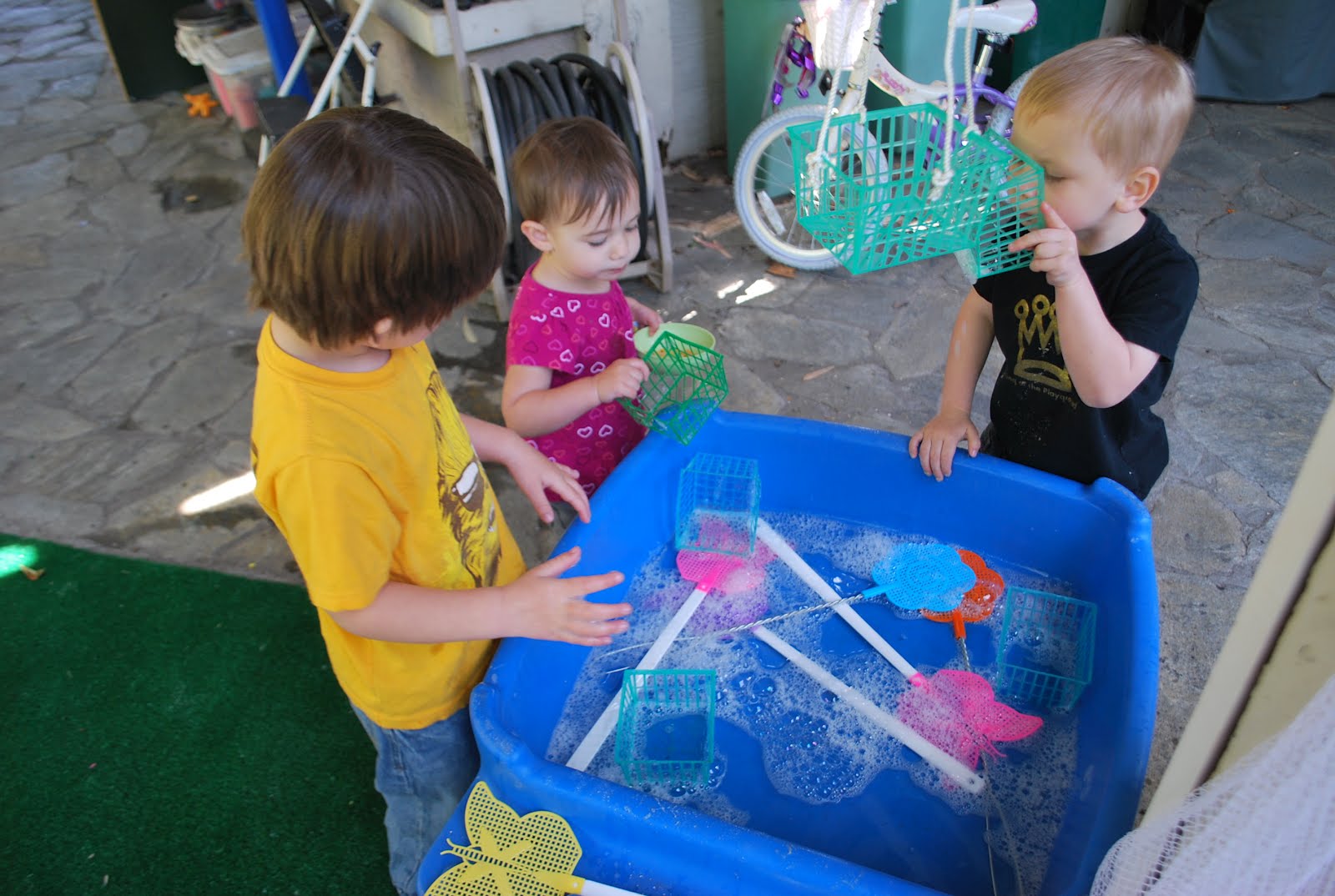 Familylicious Preschool Projects Sensory Table Bubbles