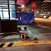 Una foto conmueve al mundo: niño filipino sin hogar estudia bajo la luz de un McDonald’s