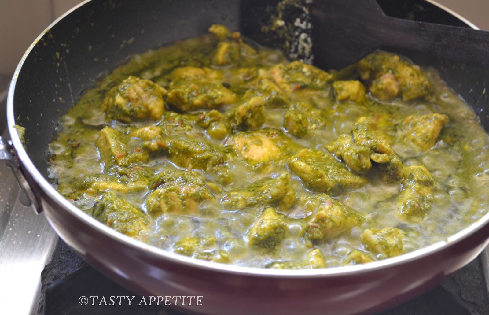 Coriander Chicken / Hariyali Murgh / Green Coriander Chicken Curry
