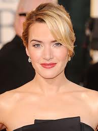 Le chignon banane se porte pour toutes sortes d\u0027occasions et de fêtes, élégant et glamour, il est très aimé des stars et des futures mariées qui le